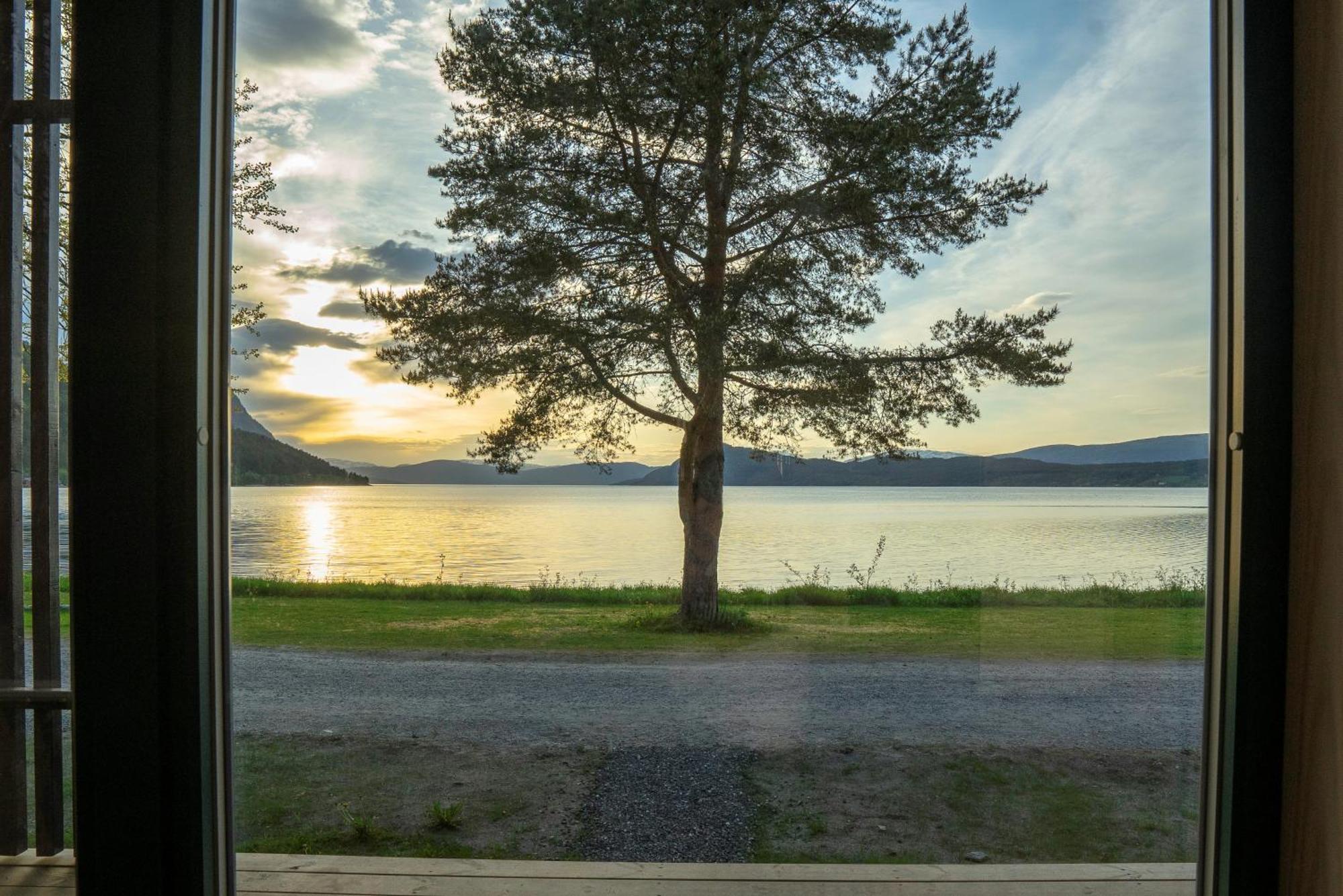 Fugelvagen, Cabins And Glamping Alvund Eksteriør bilde